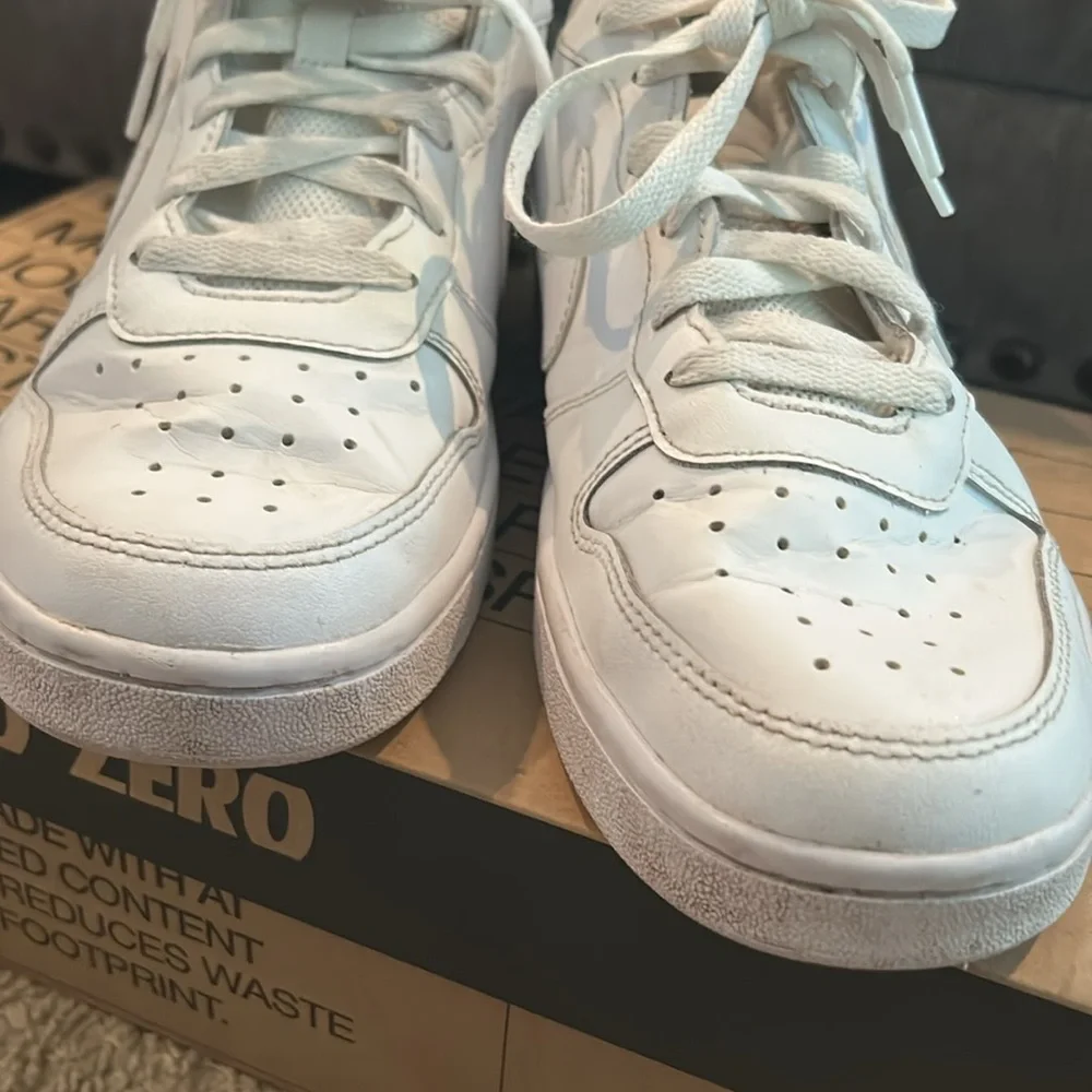 Nike Court Borough Low 2 White Sneakers 7Y / Women’s 8.5